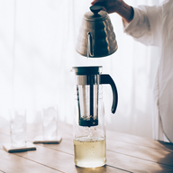 HCC-12DG MIZUDASHI Cold Brew Tea Pot brewing