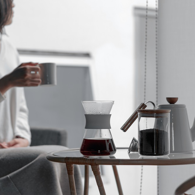 Hario Simply Glass V60 Pour Over Set: Coffee Servers